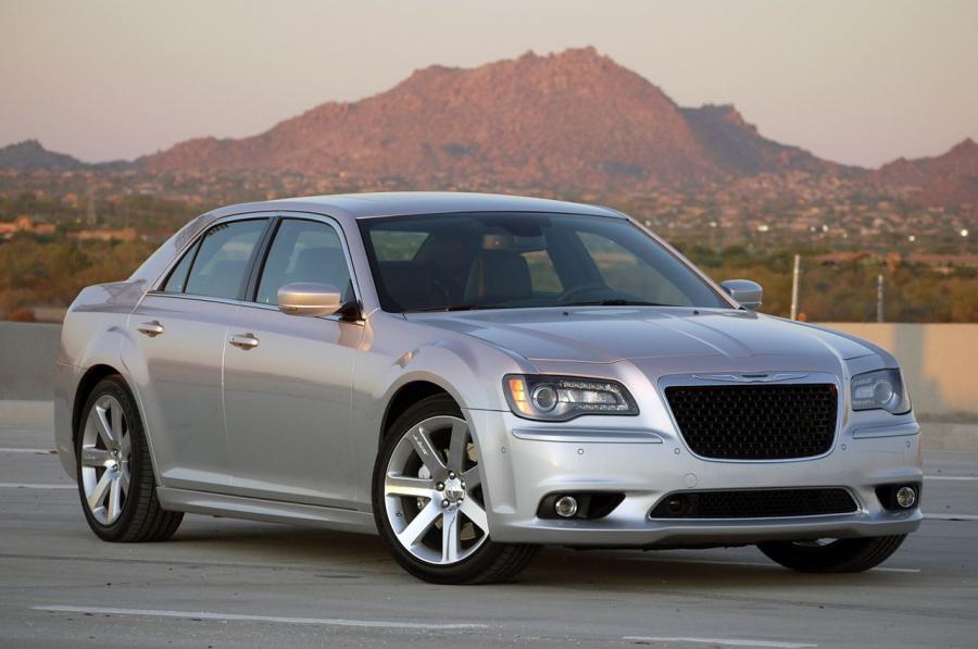  Chrysler 300C SRT8 2012 года  (фото 19 из 100)